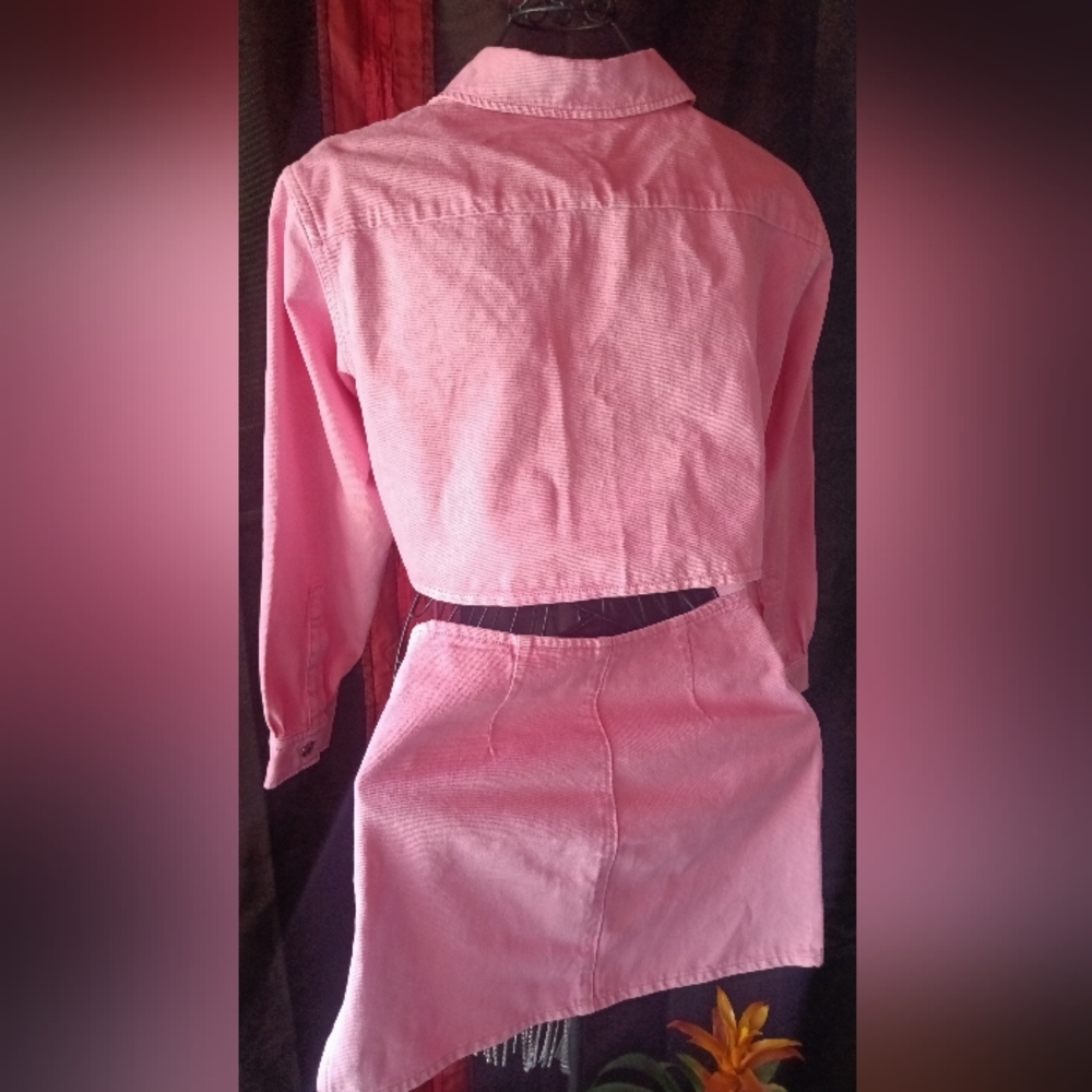 Asos Design skirt size 0 and shacket size 2. color pink - Picture 3 of 7